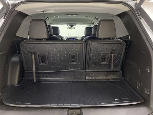 Used 2020 Chevrolet Traverse LT w/ LPO, Floor Liner Package FWD image 23