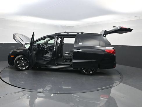 Used 2023 Honda Odyssey Elite image 43