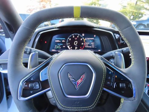 Used 2022 Chevrolet Corvette Stingray Premium Cpe w/ Z51 Performance Package image 19