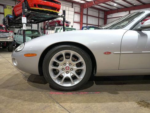 Used 2001 Jaguar XK8 Convertible RWD image 3