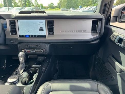 Used 2025 Ford Bronco Outer Banks AWD/4WD image 17