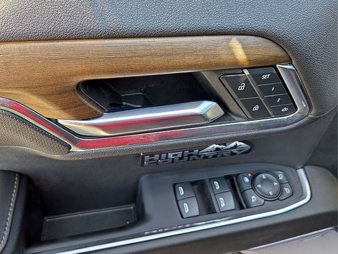 Certified 2024 Chevrolet Silverado 1500 High Country w/ Technology Package image 16