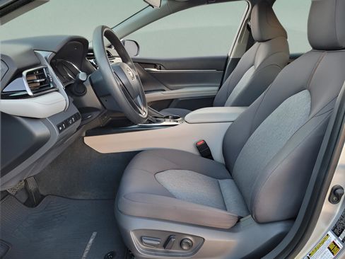 Certified 2020 Toyota Camry LE image 11