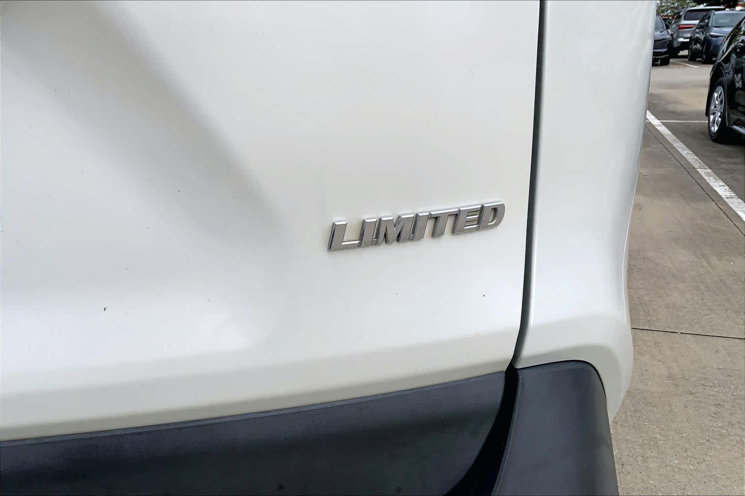 Used 2019 Toyota RAV4 Limited w/ Advanced Technology Package FWD image 9