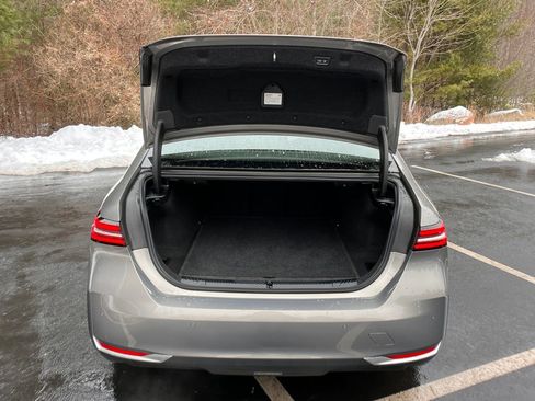 Used 2024 BMW 530i xDrive w/ Premium Package image 24