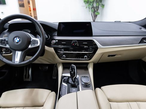 Used 2017 BMW 540i RWD image 5