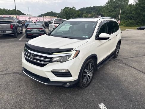 Used 2017 Honda Pilot Touring image 4