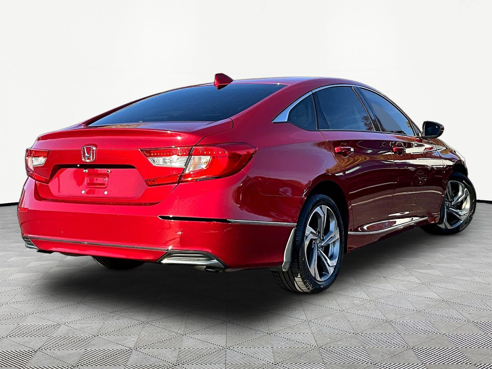 Used 2018 Honda Accord EX-L image 6