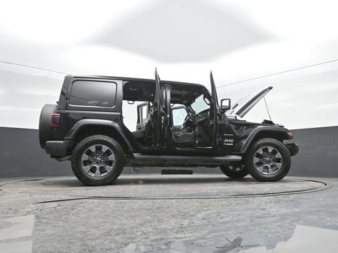 Used 2018 Jeep Wrangler Unlimited Sahara w/ Dual Top Group image 46
