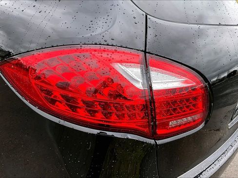 Used 2014 Porsche Cayenne Platinum Edition image 28