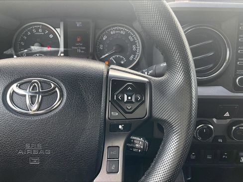 Used 2022 Toyota Tacoma TRD Off-Road w/ Technology Package image 23