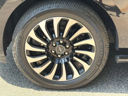 Used 2022 Lincoln Navigator Black Label AWD/4WD image 13