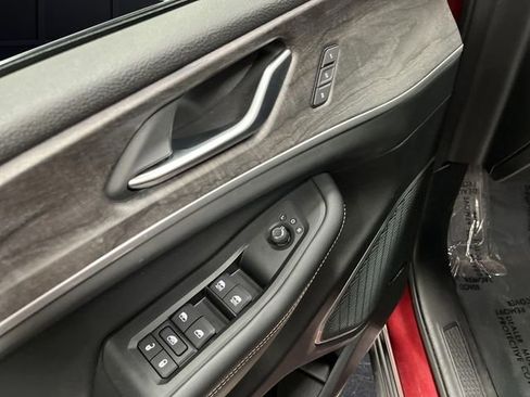 Used 2023 Jeep Grand Cherokee 4WD 4xe image 31