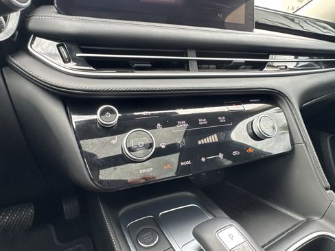 Used 2025 INFINITI QX60 Pure FWD image 17