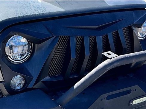 Used 2018 Jeep Wrangler Unlimited Sport S image 32