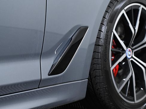 Used 2023 BMW M550i xDrive w/ Executive Package AWD/4WD image 8