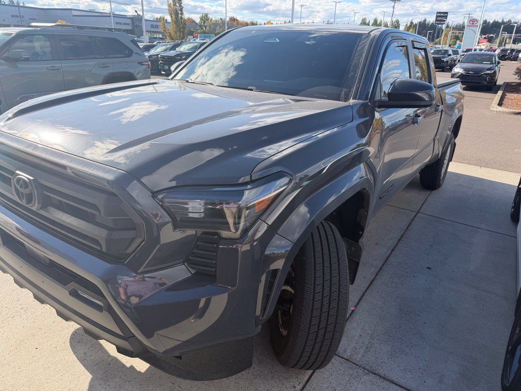 Used 2026 Toyota Tacoma SR5 AWD/4WD image 2