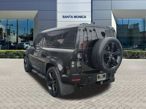 Used 2025 Land Rover Defender 110 V8 AWD/4WD image 3