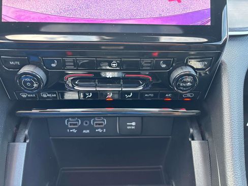 New 2025 Jeep Grand Cherokee Limited w/ Black Appearance Package image 13