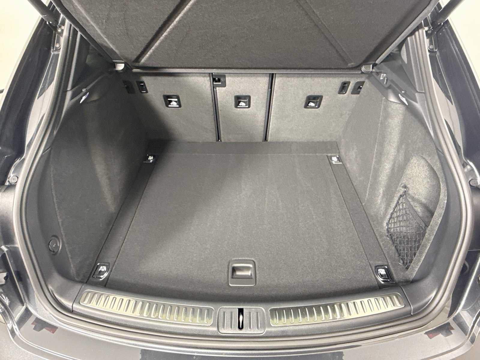 Used 2026 Porsche Macan AWD/4WD image 27