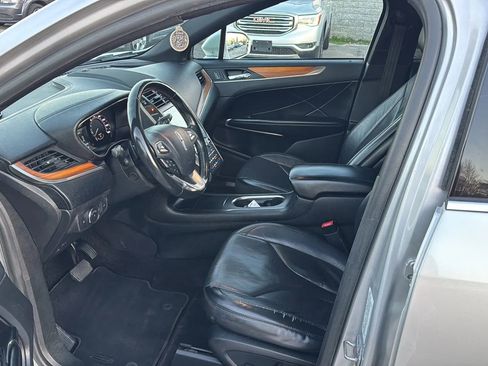 Used 2017 Lincoln MKC Reserve image 3