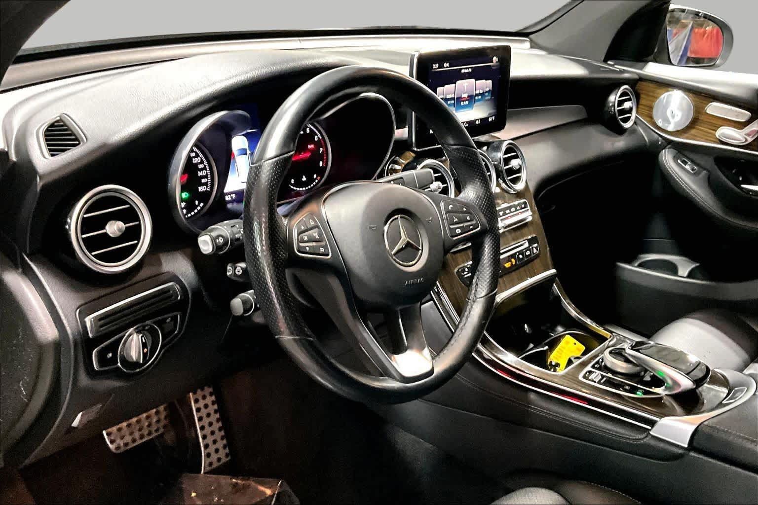 Used 2019 Mercedes-Benz GLC 300 4MATIC image 18