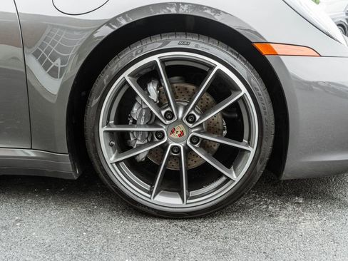 Used 2020 Porsche 911 Carrera RWD image 6