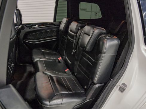 Used 2016 Mercedes-Benz GL 63 AMG 4MATIC image 21