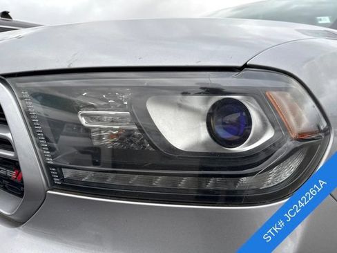 Used 2018 Dodge Durango GT AWD/4WD image 4