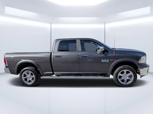 Used 2016 RAM 1500 Laramie w/ Convenience Group AWD/4WD image 2