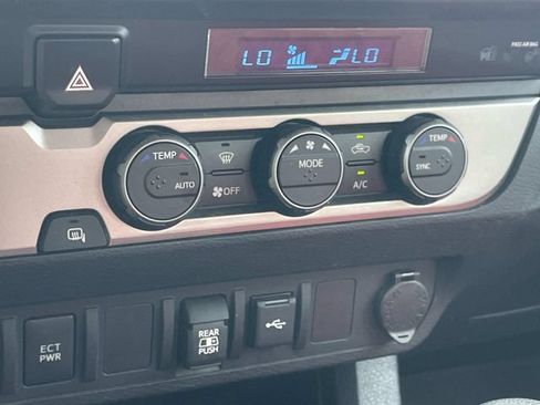 Used 2022 Toyota Tacoma SR5 w/ Technology Package RWD image 15