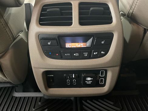 Used 2021 Honda Pilot Touring image 11