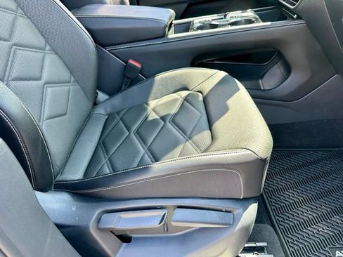Used 2024 Volkswagen Atlas SE w/ Panoramic Sunroof Package FWD image 26