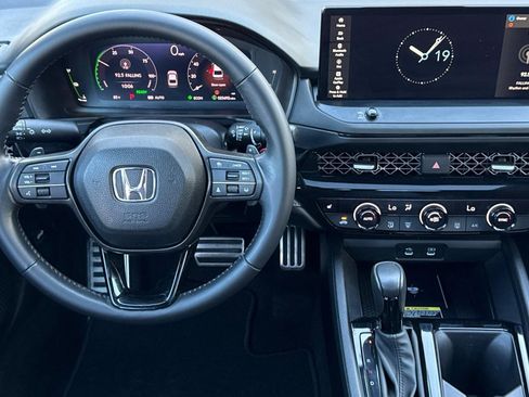 Used 2025 Honda Accord Sport image 27