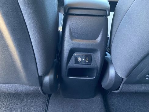 Used 2024 Hyundai Venue SEL image 48
