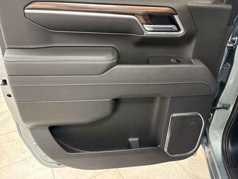 Used 2025 Chevrolet Silverado 1500 LT image 11