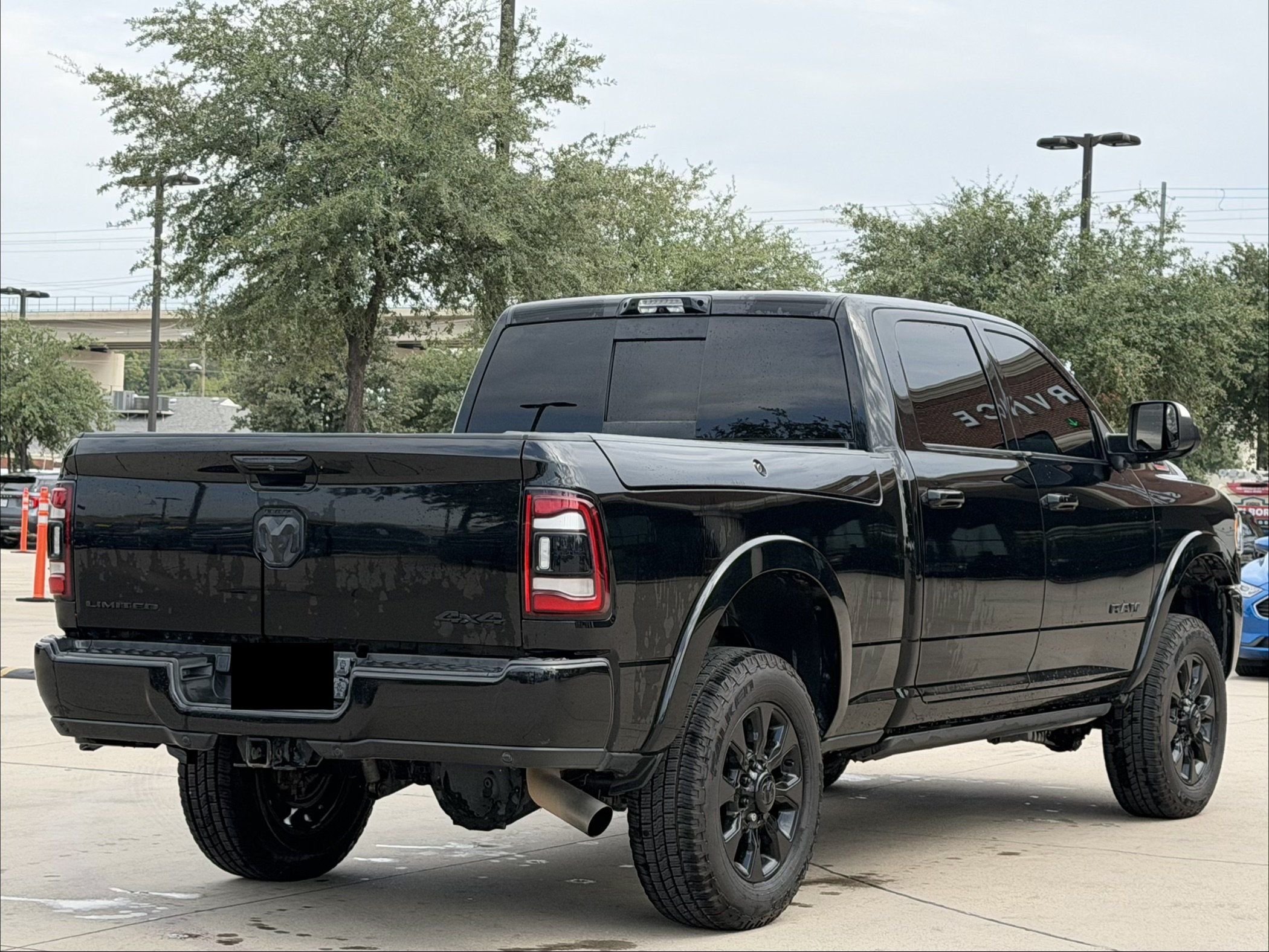 Used 2022 RAM 3500 Limited AWD/4WD image 4
