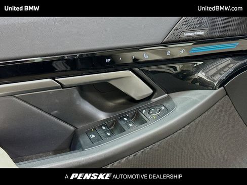 Used 2024 BMW 530i w/ Convenience Package RWD image 3