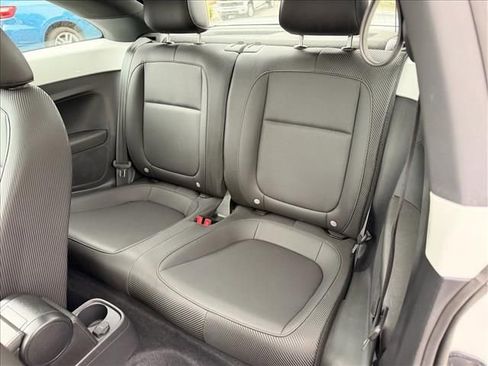 Used 2019 Volkswagen Beetle 2.0T SE w/ SE Premium Package FWD image 16