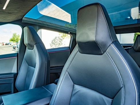 Used 2024 Tesla Cybertruck AWD Crew Cab image 30