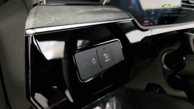 Used 2024 Audi Q8 e-tron Premium AWD/4WD image 55