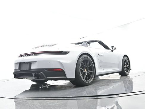 Certified 2025 Porsche 911 Carrera RWD image 60