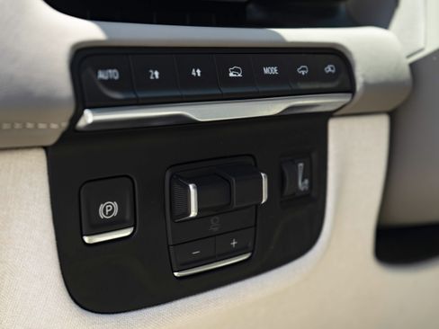 Used 2024 Cadillac Escalade Premium Luxury Platinum w/ LPO, Floor Liner Package AWD/4WD image 43