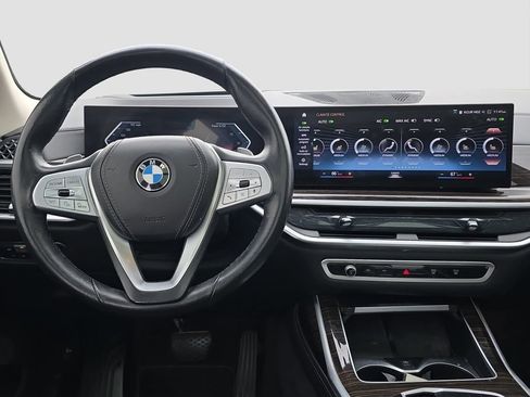 Used 2023 BMW X7 xDrive40i AWD/4WD image 13