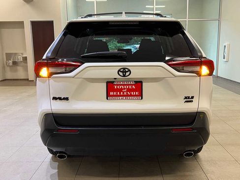 Certified 2022 Toyota RAV4 XLE image 5
