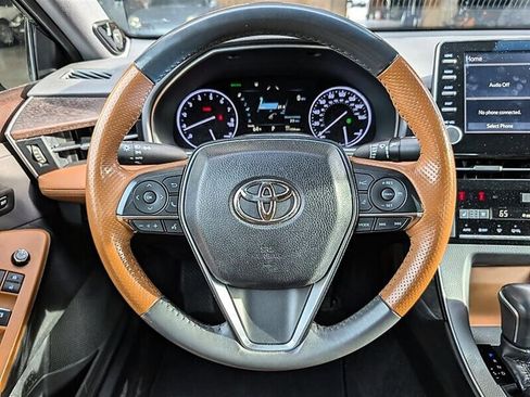 Used 2019 Toyota Avalon Limited FWD image 19