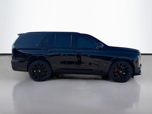 Used 2026 Cadillac Escalade V w/ LPO, ONYX Package AWD/4WD image 6