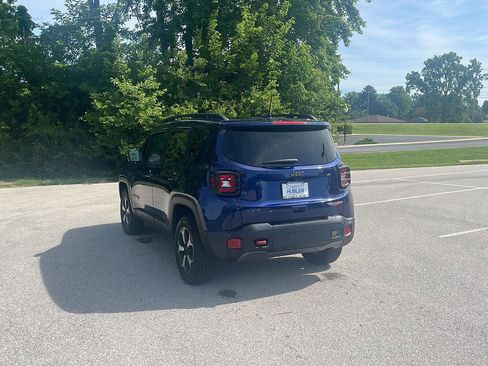 Used 2019 Jeep Renegade Trailhawk AWD/4WD image 3