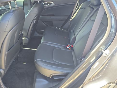 Used 2024 Kia Sportage EX FWD image 16