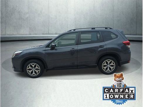 Used 2023 Subaru Forester Premium AWD/4WD image 1